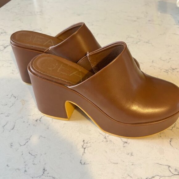 The Beach by Matisse Jayde Platform Clog - Picture 2 of 6